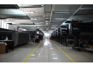 美國(guó)惠普高精度寫真噴繪機(jī)20臺(tái)（現(xiàn)場(chǎng)實(shí)景）